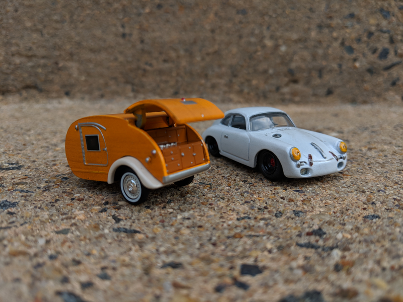 Illustration for article titled Ferien Friday: Little Porsche Towing a Little House